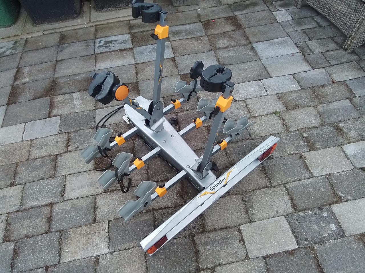 Fietsendrager voor drie fietsen