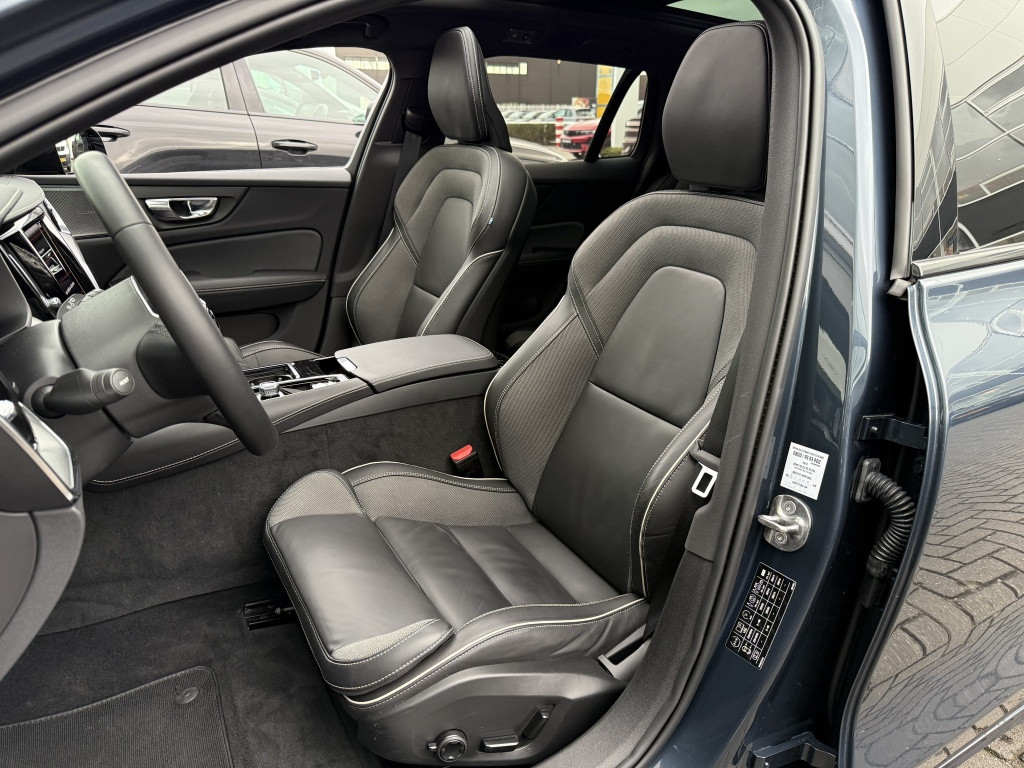 Volvo V60 t8 390pk recharge r-design| panodak| adap.cruise| trekhaak| came