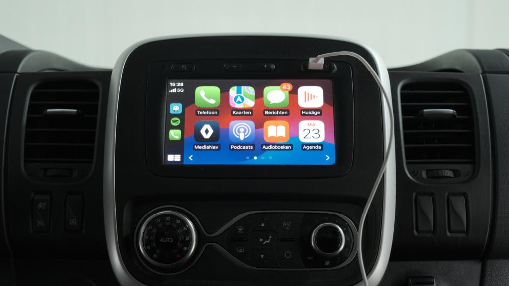 Renault Trafic 2.0 dci 170 t29 l2h1 dc comfort | trekhaak | camera | apple 