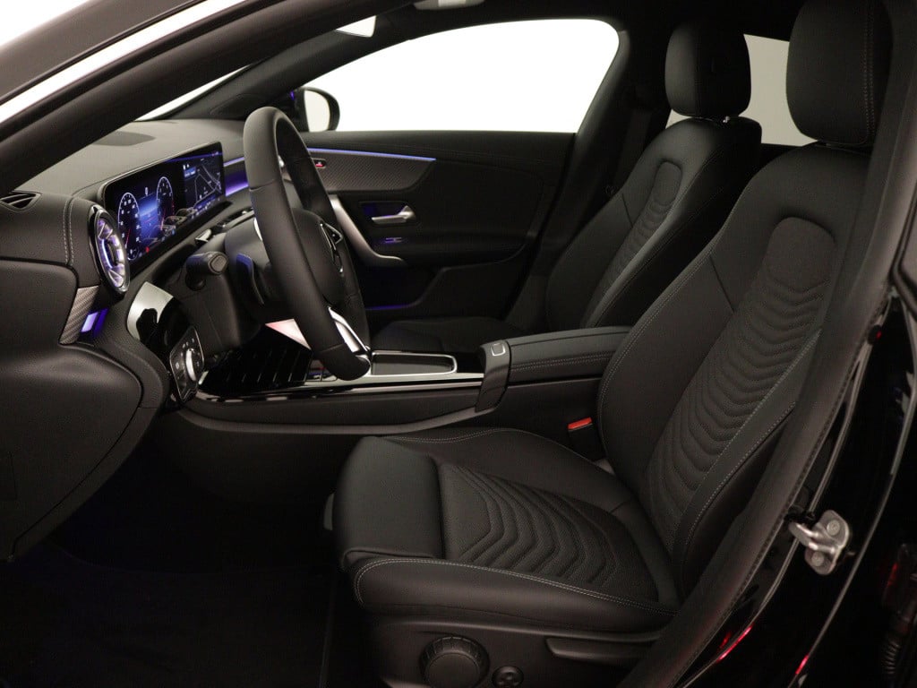 Mercedes-Benz Cla shooting brake 180 star edition luxury line | trekhaak | 