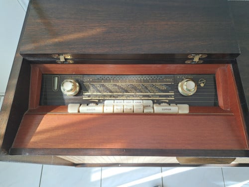 Radio /platenspeler vintage