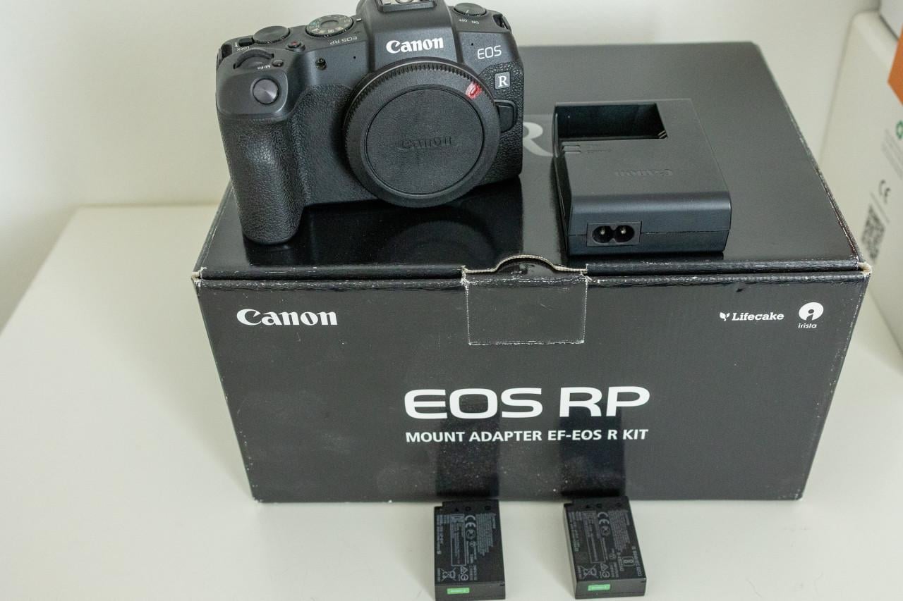 Camera Canon RP Full Frame nauwelijks gebruikt.
