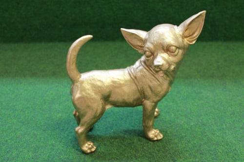 Gouden Chihuahua leuk als deco voor binnen en buiten