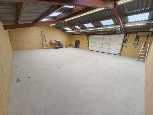 TE KOOP / TE HUUR bedrijfs-/opslagruimte Oost-Souburg