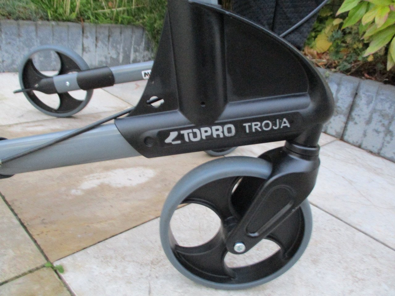 GebruikteTopro Troja opvouwbare lichtgewicht rollator met zitje e grote tas