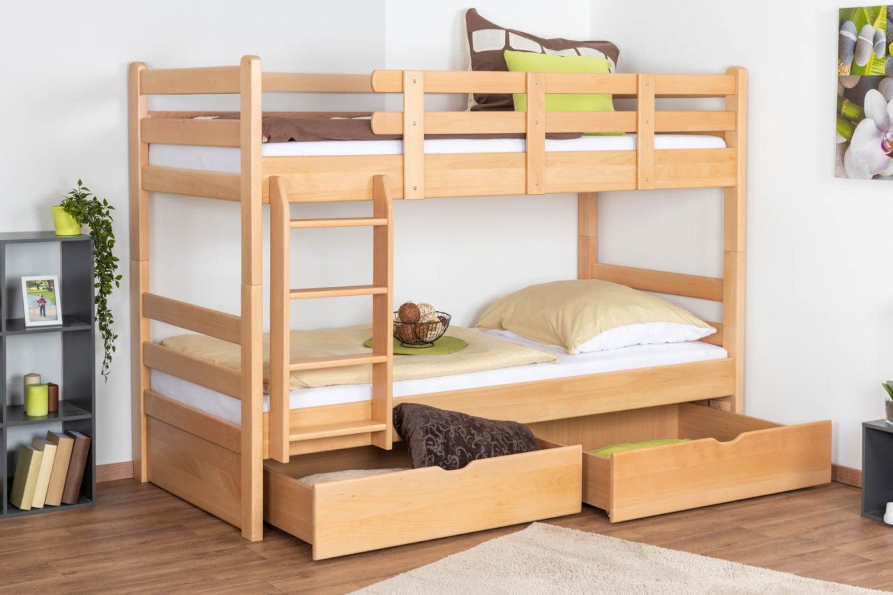 Degelijk houten stapelbed