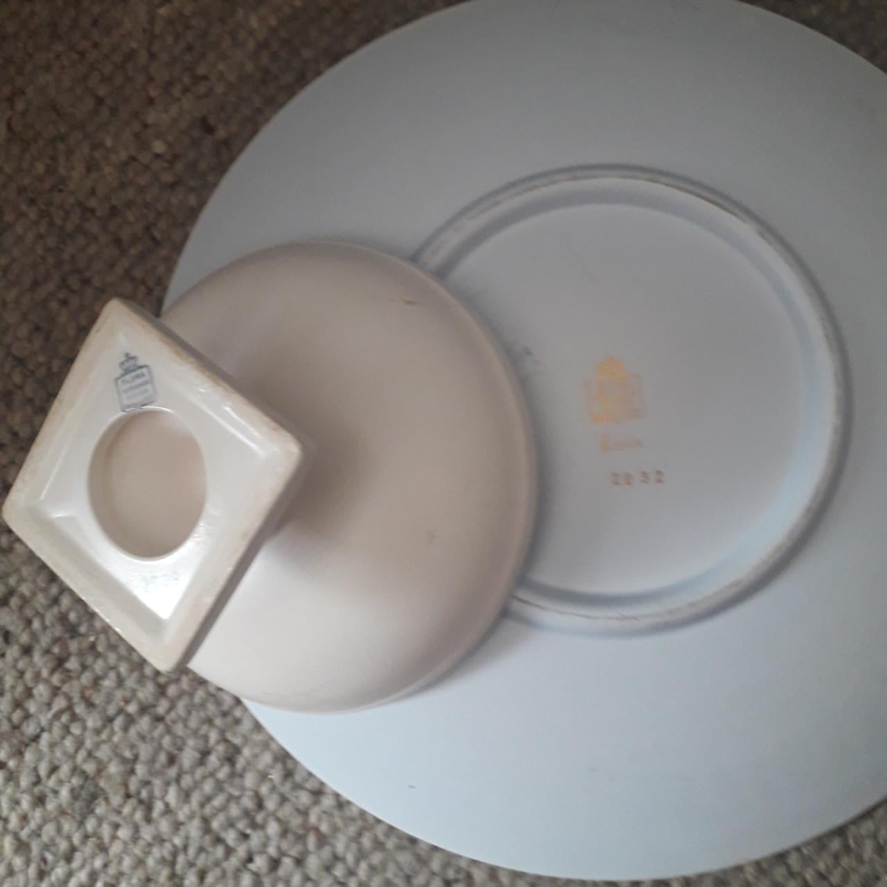 Partij vazen en meer van Flora plateel