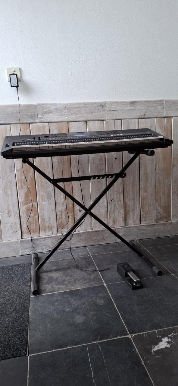 Yamaha PSR-E463 Keyboard