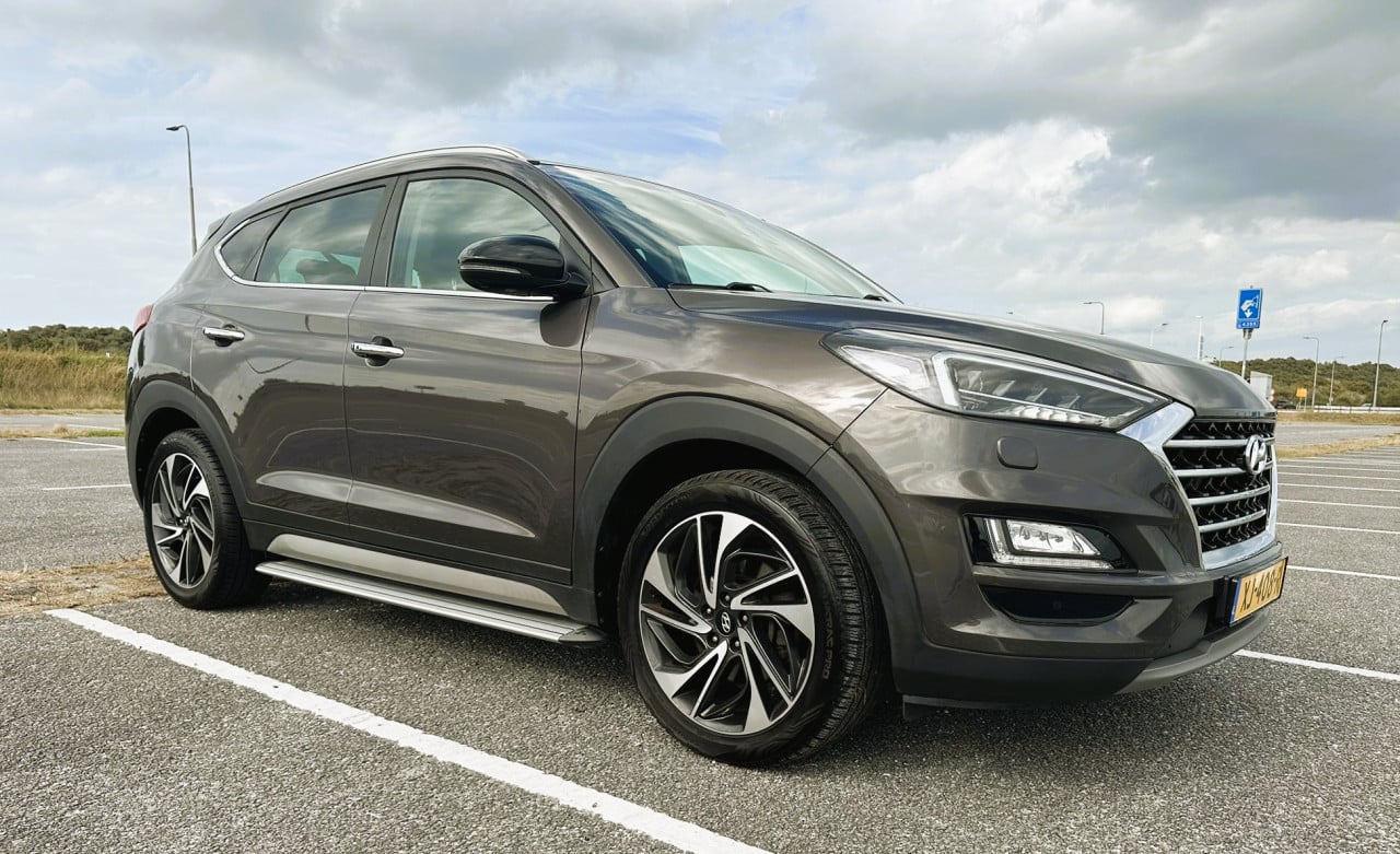 🚘 HYUNDAI Tucson 1.6 T-GDI Premium – Luxe SUV met alles erop en eraan!