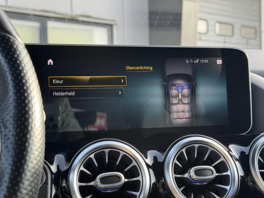 Mercedes-Benz Gla-klasse 200 amg line edition incl. trekhaak afneembaar!