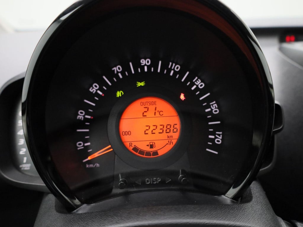 Peugeot 108 1.0 e-vti allure top! | lage km stand! | apple carplay / androi