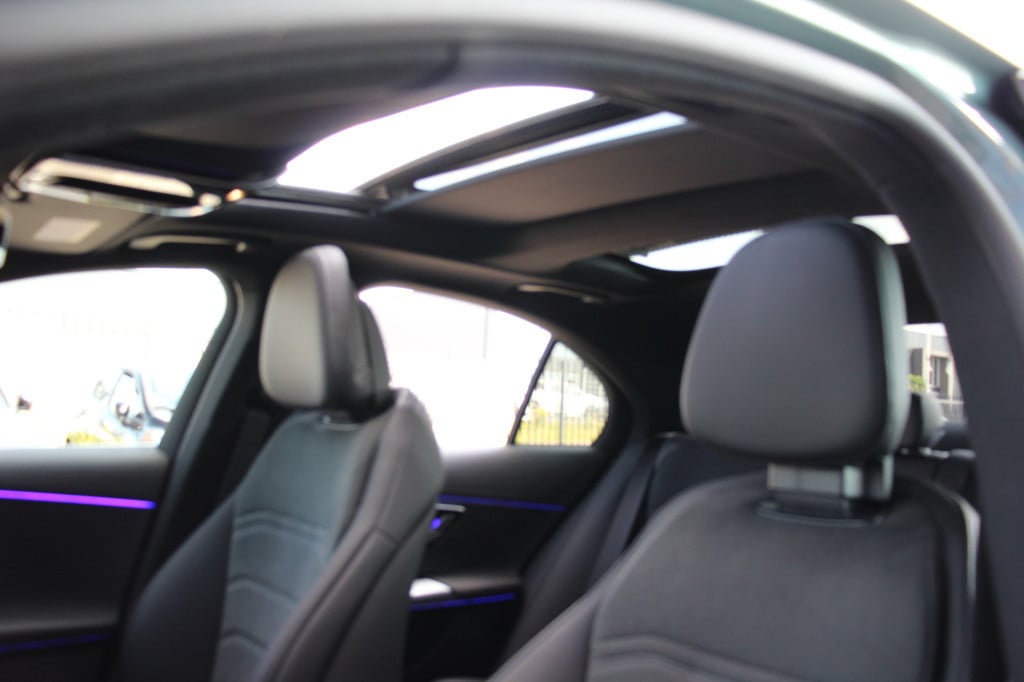 Mercedes-Benz E-Klasse 300 e amg line | superscreen | pano | burmester | 36