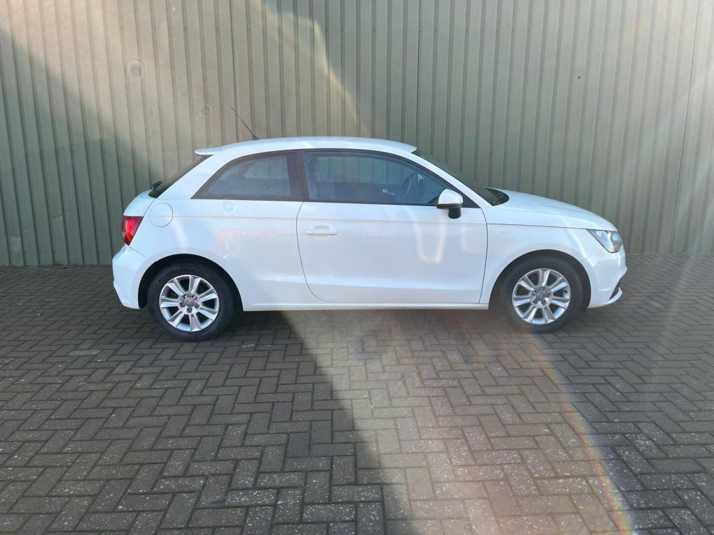 Audi A1 1.2 tfsi attraction pro line business