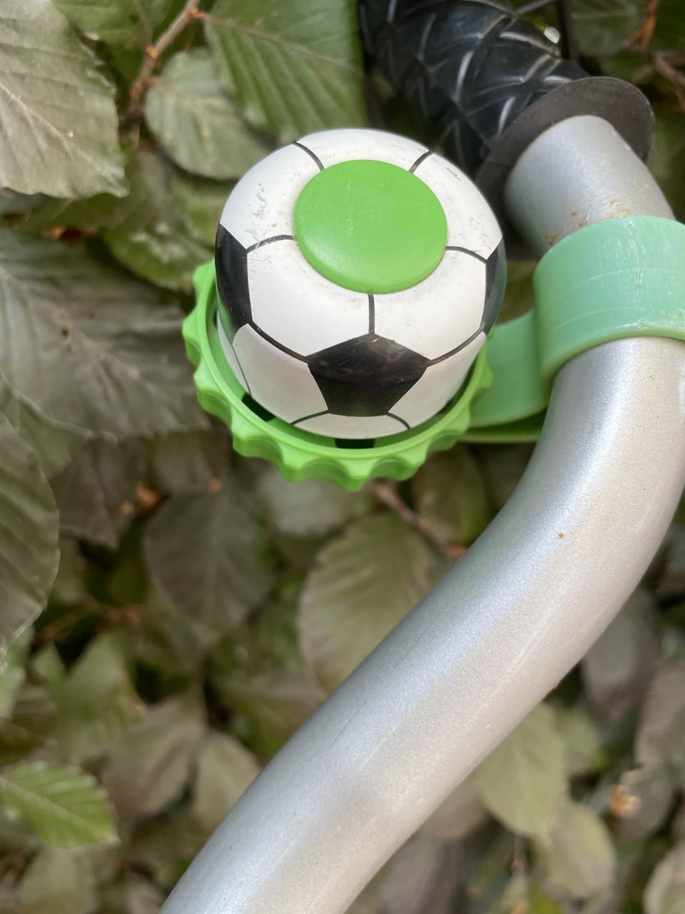 Degelijke LOEKIE Voetbalfiets!, nieuwe! banden en reflectoren IZGS!!