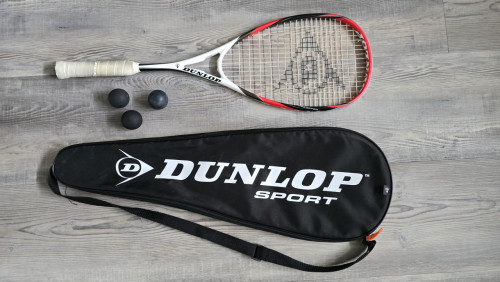 Dunlop Predator 50 Squashracket inclusief draaghoes