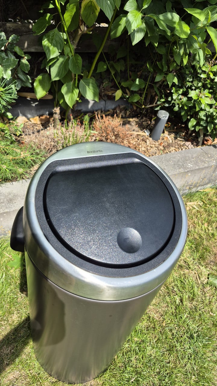 Brabantia prullenbak 30l touch bin grijs