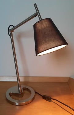Tafellamp, stevige lamp.