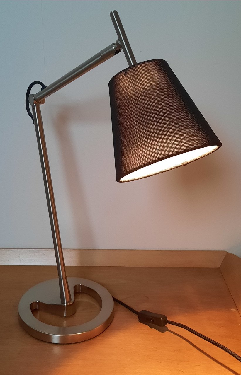 Tafellamp, stevige lamp.