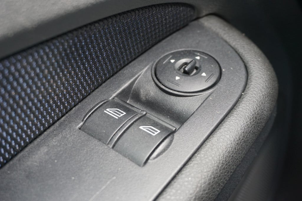 Ford Focus 1.6-16v first edition airco / elektr. ramen / lm velgen / trekha