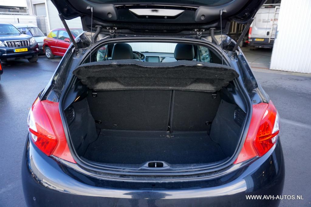 Peugeot 208 1.6 thp xy, motor defect!