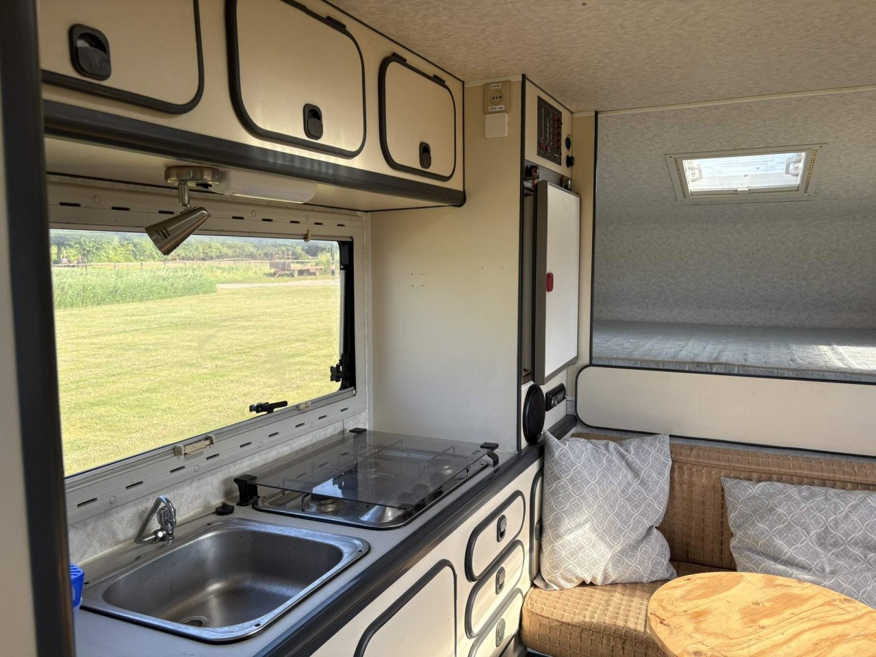 Nissan Navara met opzetcamper