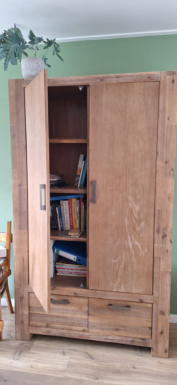 Massief acacia houten kast