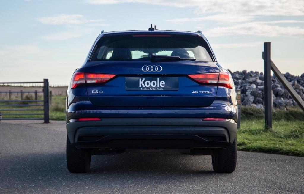 Audi Q3 45 tfsi e edition automaat / plug in hybrid / stoelverwarming / lee