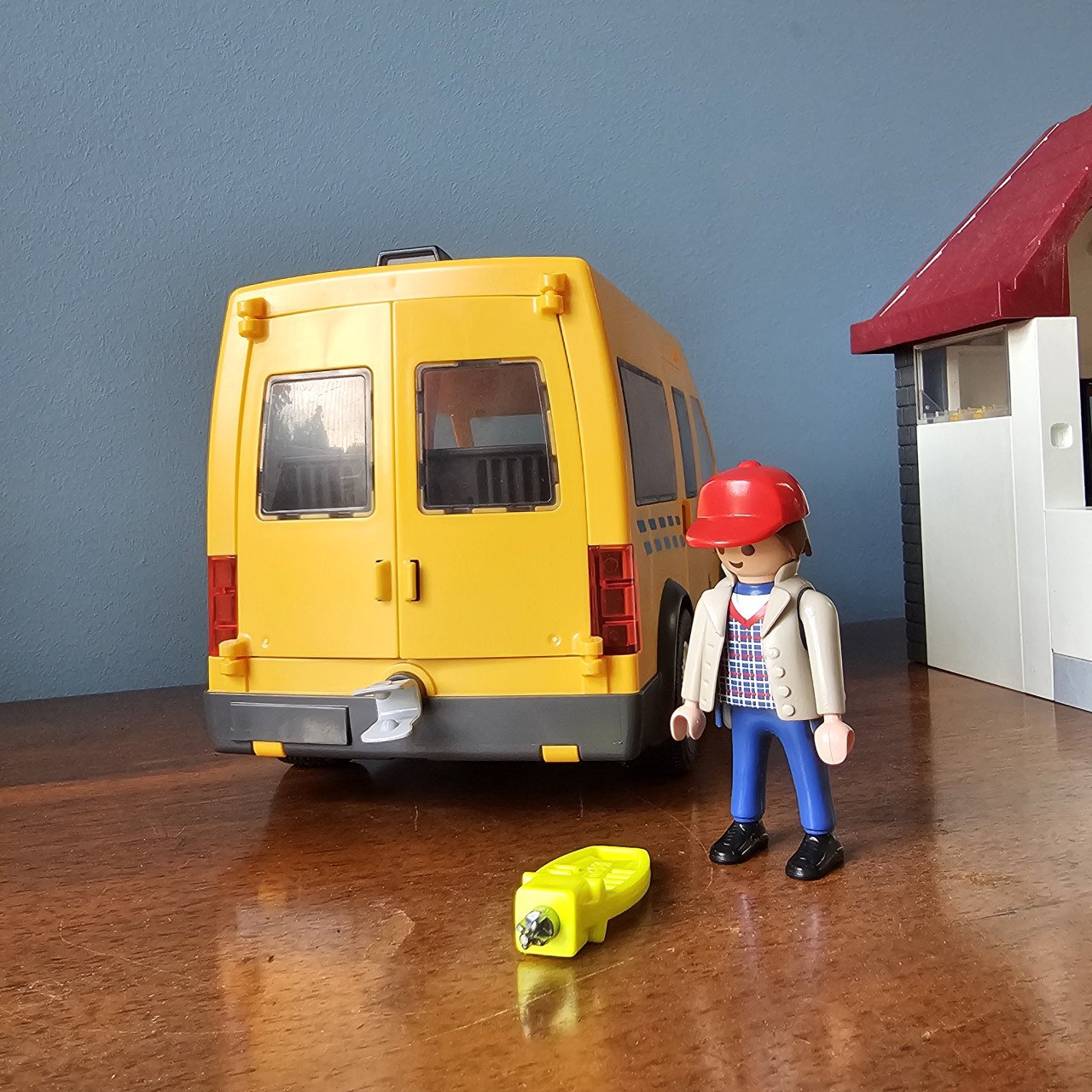 Playmobil schooltje en schoolbus