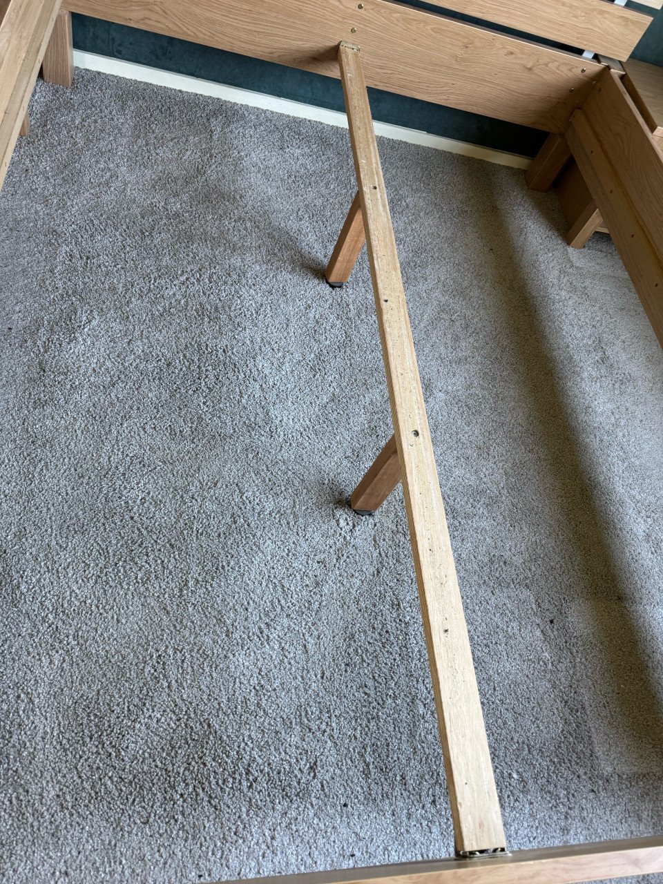 Bed met Auping bodems en nachtkastjes