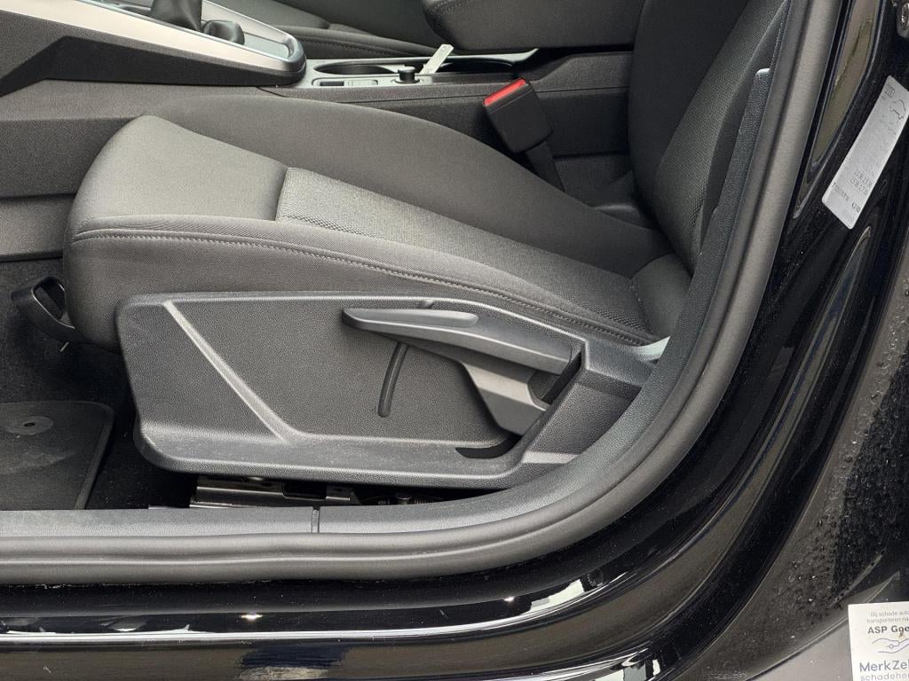 Audi A3 sportback 30 tfsi pro line nl-auto, trekhaak afneembaar!