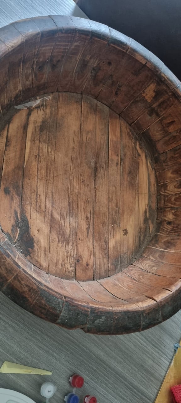 Oude houten olijfschaal