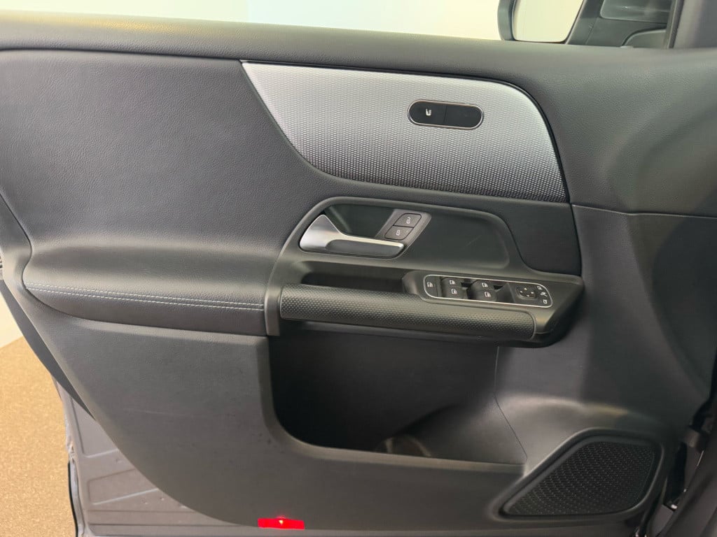 Mercedes-Benz Glb 180 business solution