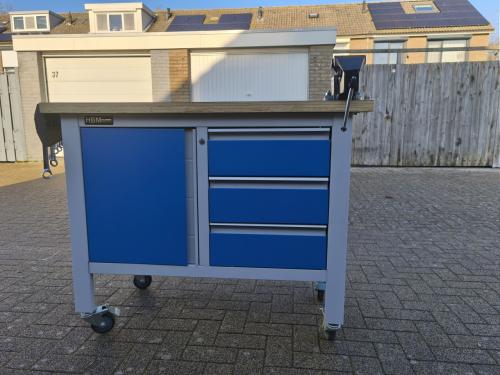 Goede en verrijdbare werkbank te koop