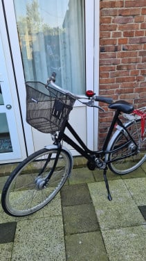 Dames fiets 28inch-met 7 versnellingen-fr.maat 57cm-nieuw slot