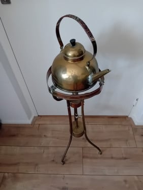 Koperen ketel met standaard