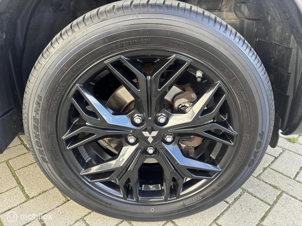 Mitsubishi Outlander 2.0 instyle