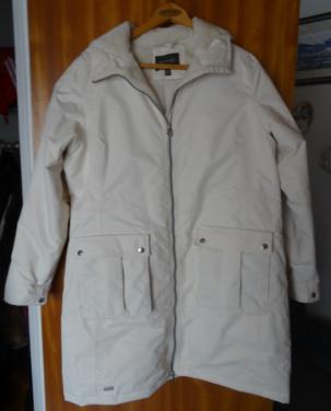 Outdoor jas.met capuchon. maat 44/46 merk REGATTA. ALS NIEUW