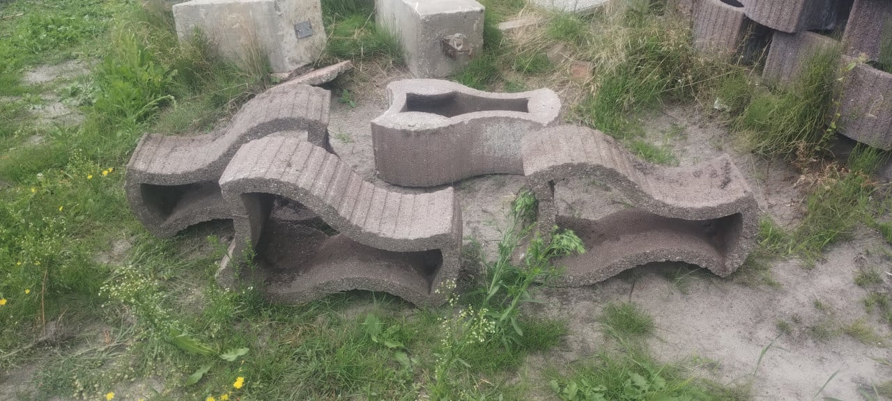 Stenen bloembakken