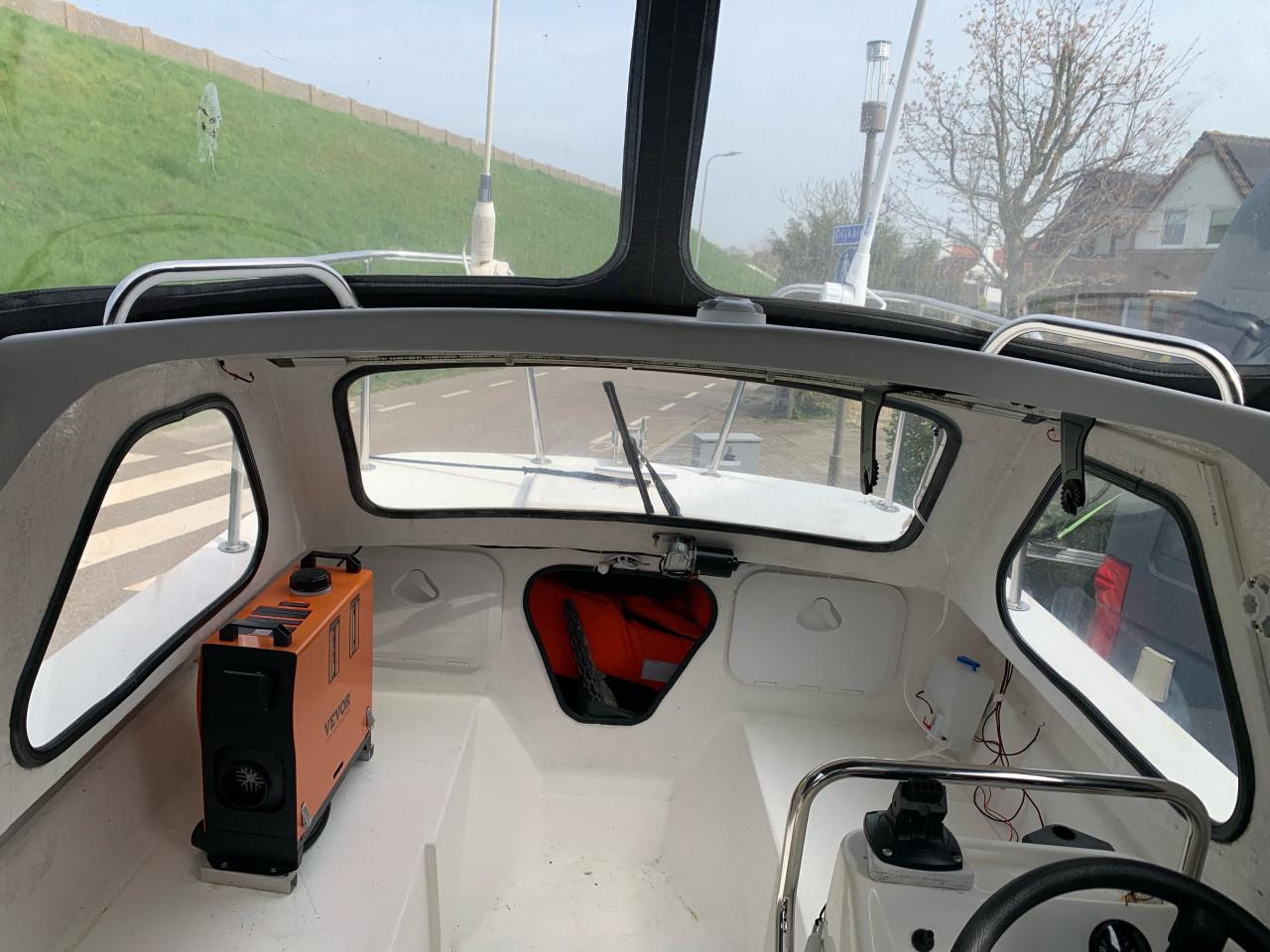 Pilot 520 Sea Fishing Boat Complete