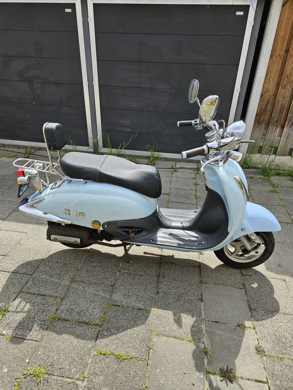 Agm retro scooter