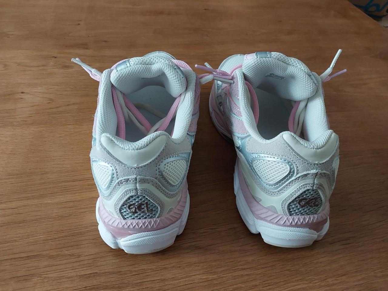 Asics SportStyle Gel unisex sneakers