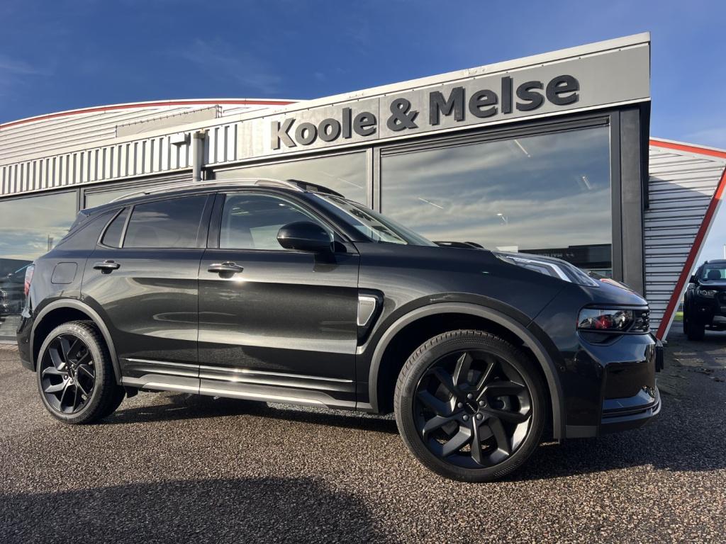 Lynk & Co 01 1.5td 261pk plug in hybrid black edition , pano dak , 360gr ca