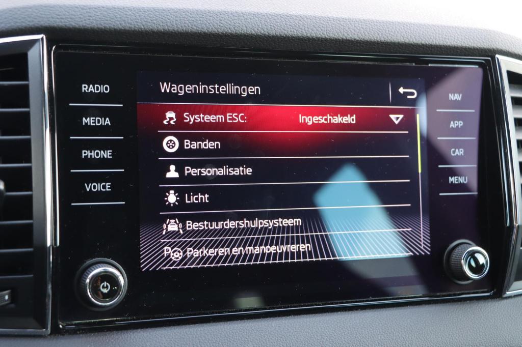 Skoda Karoq 1.5 tsi sportline business dsg7 150pk