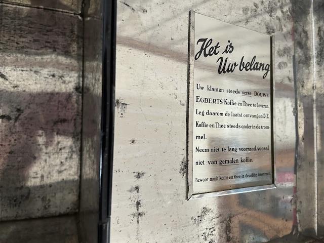 Groot Douwe Egberts winkelblik.