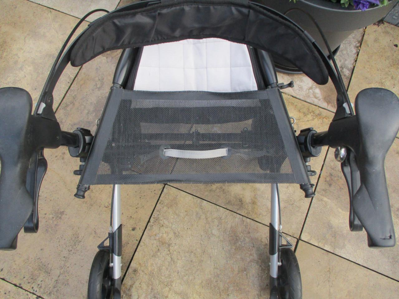 Zgan Topro Troja 2G  lichtgewicht rollator met zitje grote tas en rugsteun