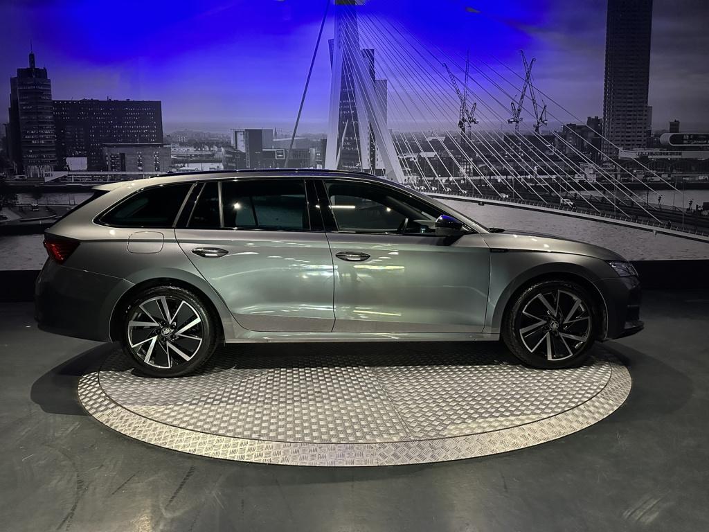 Skoda Octavia combi 1.5 tsi mhev sportline tour*pano*keyless*360*matrix*hea