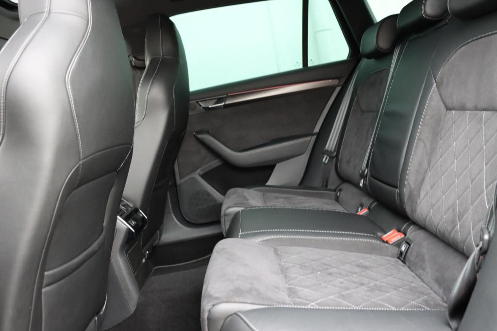 Skoda Superb combi 1.4 tsi iv sportline business 218pk dsg6