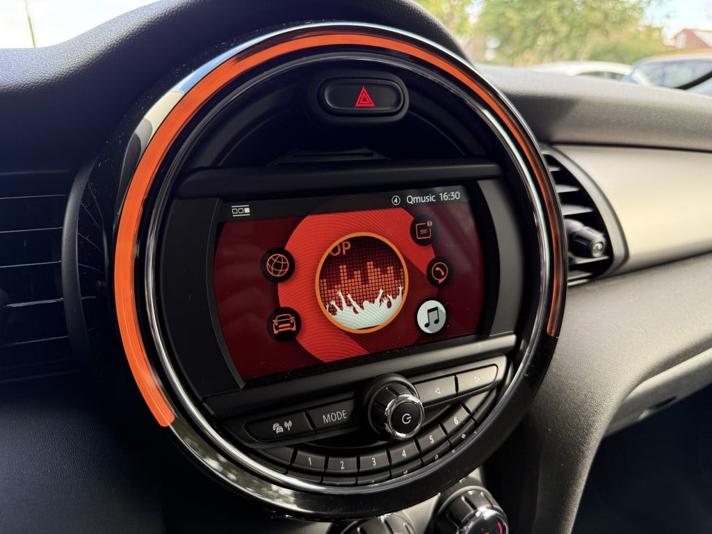 Mini One mini 1.5 first // dealer onderhouden // stoelverwarming //