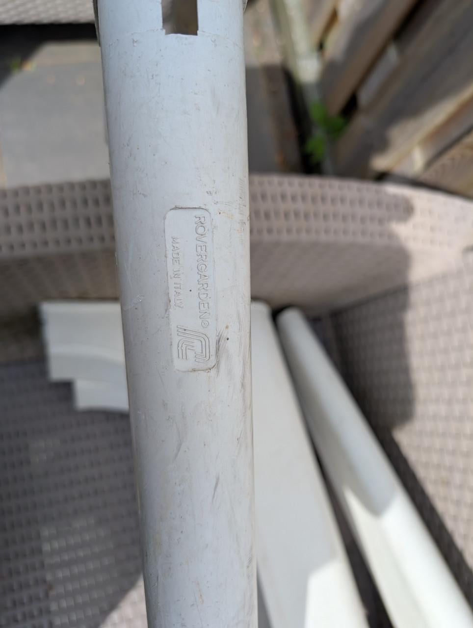 TE KOOP Tuintafel Hartman
