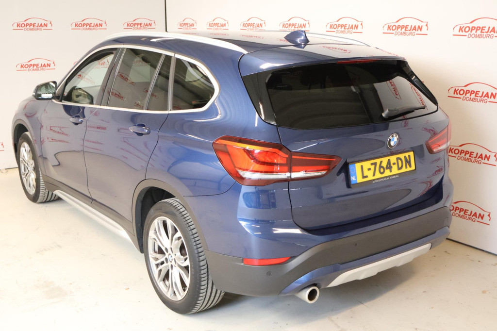 BMW X1 sdrive18i high executive x-line nl auto, leder, hud, led, el koffer